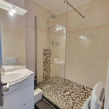 Charming Nest Near The Sea Apartment